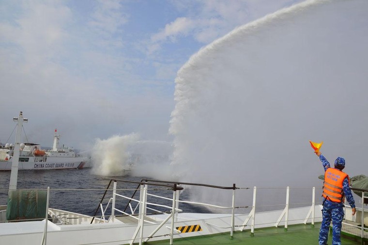 Hành vi bị nghiêm cấm nào dưới đây không được quy định trong Luật Cảnh sát biển Việt Nam? 