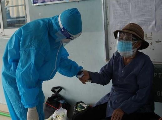 Kết hợp Đông Tây y để điều trị di chứng cho người mắc COVID-19 đã khỏi bệnh ảnh 1