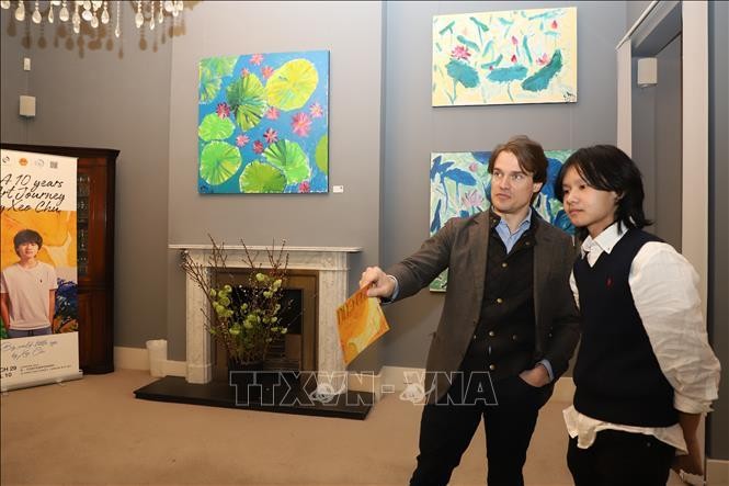 Tranh Việt Nam lần đầu đến London, Anh ảnh 1