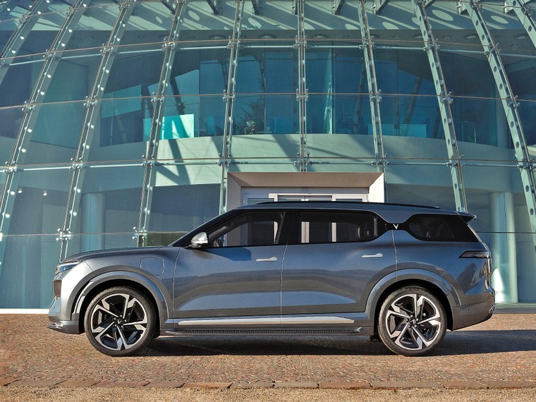 VinFast tham dự EVS35 - ra mắt VF 8 và VF 9 tại châu Âu ảnh 1