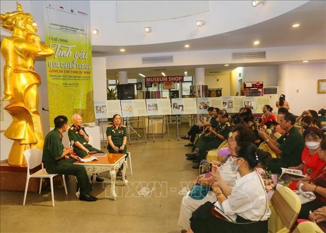 Tình yêu đi qua chiến tranh ảnh 1