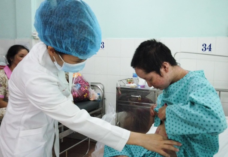 Nhiều trường hợp dị ứng thuốc, thực phẩm chức năng nặng phải nhập viện ảnh 1