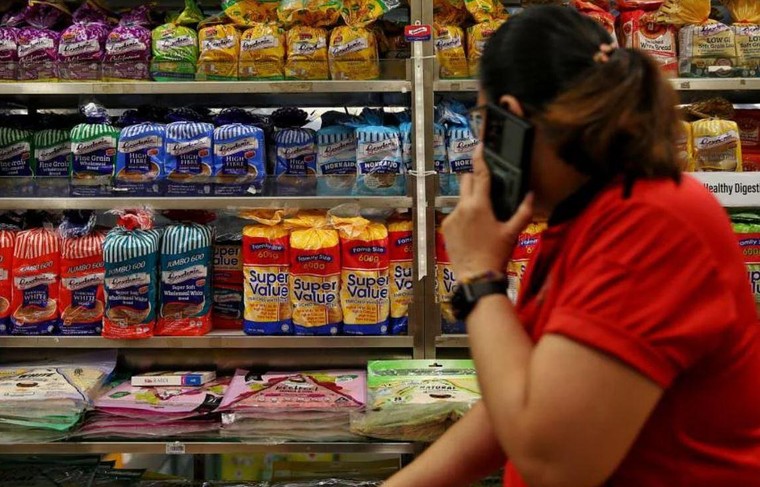 Lạm phát khiến người dân ở khắp châu Á nghèo đi ảnh 1