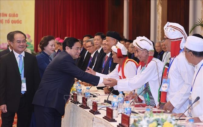 Thủ tướng chủ trì Hội nghị biểu dương các tổ chức tôn giáo ảnh 6