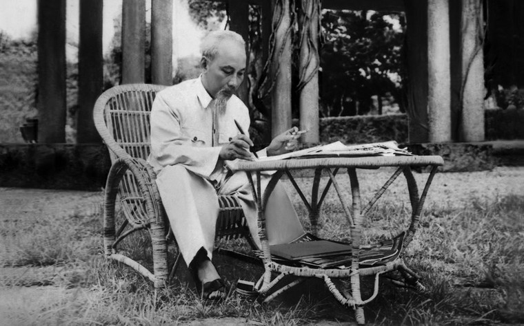 Những bản tin mang bút tích Chủ tịch Hồ Chí Minh ảnh 1