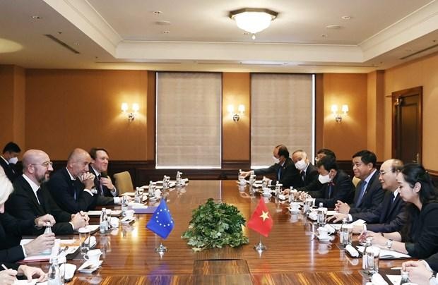 Chủ tịch nước gặp mặt các nhà lãnh đạo dự lễ quốc tang ở Nhật Bản ảnh 1