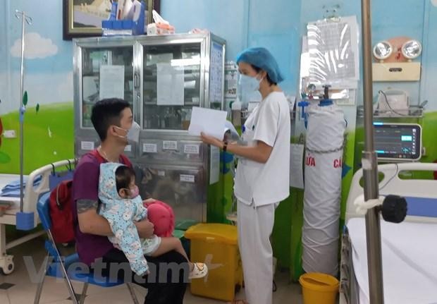 Nhiều dịch bệnh đang 'bủa vây' trẻ nhỏ khi thời tiết chuyển mùa ảnh 1