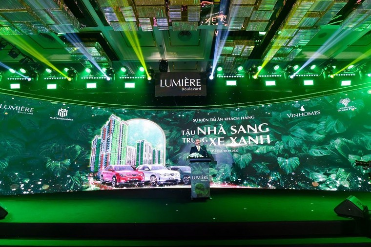 Mua nhà Lumière Boulevard, trúng xe VinFast VF 8 ảnh 1