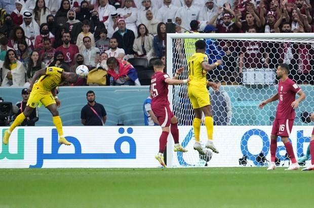 Ecuador đánh bại chủ nhà Qatar ở trận khai mạc World Cup 2022 ảnh 1