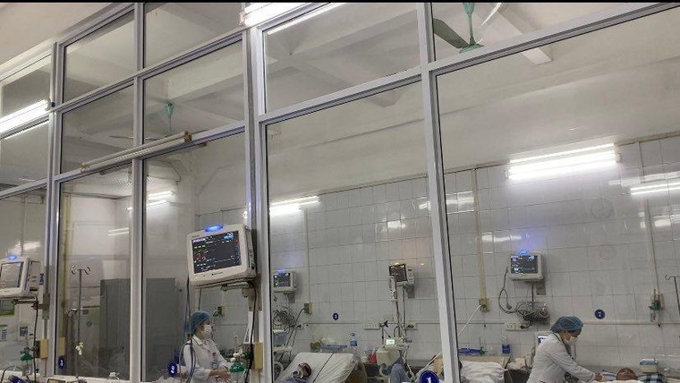 Trời lạnh, người già nhập viện vì bệnh phổi tăng mạnh ảnh 3