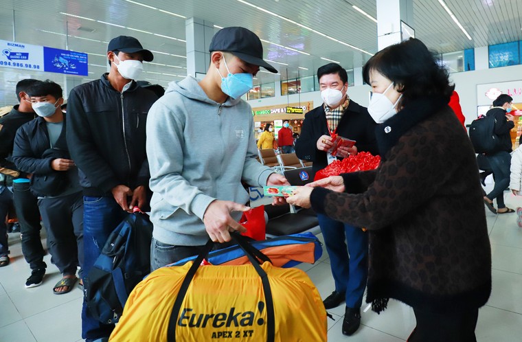 Người lao động sẽ được Vietjet tổ chức bay miễn phí về quê ảnh 1