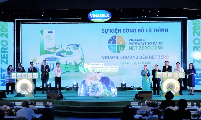 Vinamilk là công ty đầu tiên tại Việt Nam có nhà máy và trang trại đạt chứng nhận trung hòa Carbon ảnh 1