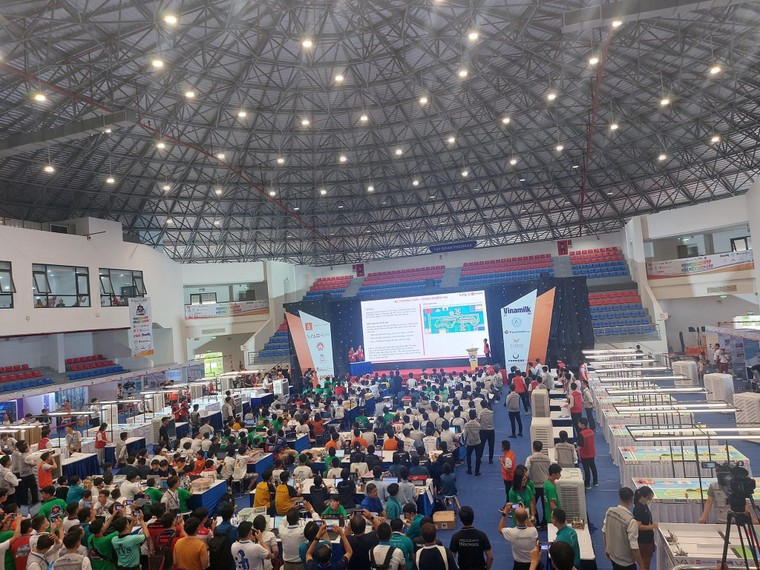 Vinamilk tiếp sức nhà vô địch nhí bứt phá tại Robotacon WRO 2023 ảnh 1