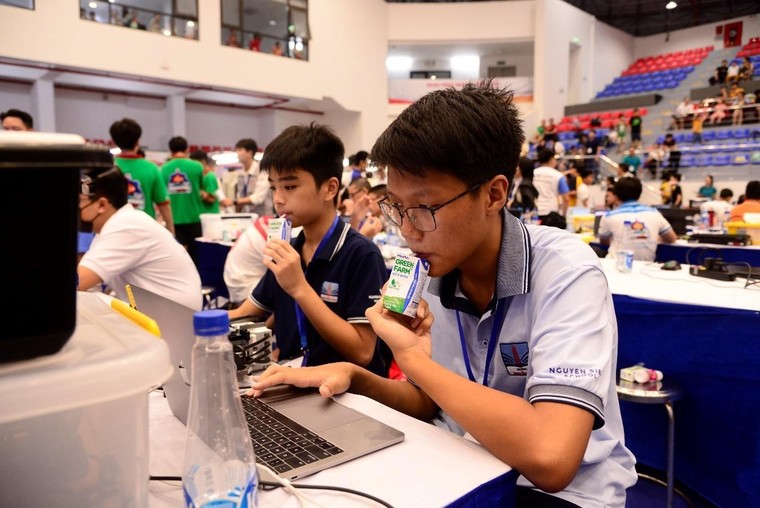 Vinamilk tiếp sức nhà vô địch nhí bứt phá tại Robotacon WRO 2023 ảnh 4