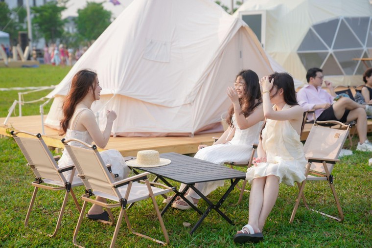 Đến xứ Thanh kỳ nghỉ lễ vừa rồi, bạn đã kịp trải nghiệm điểm đến mới Vlasta - Sầm Sơn cực hot chưa? ảnh 2