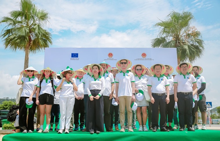 Sun Group đồng hành hưởng ứng Ngày Châu Âu vì một Hạ Long xanh ảnh 1