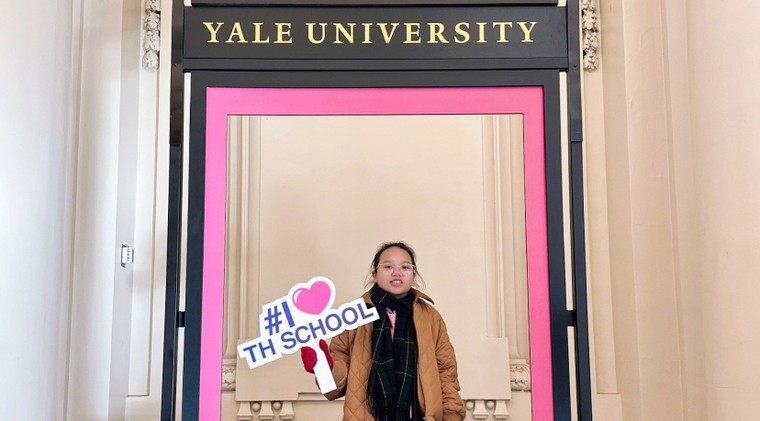 Nhỏ tuổi nhất bảng, học sinh Việt Nam vẫn xuất sắc giành huy chương vàng tranh biện thế giới ảnh 1