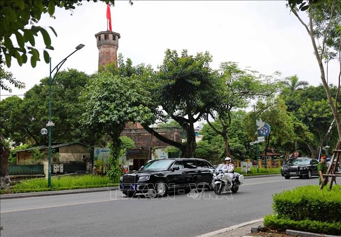 Lễ đón chính thức Tổng thống LB Nga Vladimir Putin thăm cấp Nhà nước tới Việt Nam ảnh 5