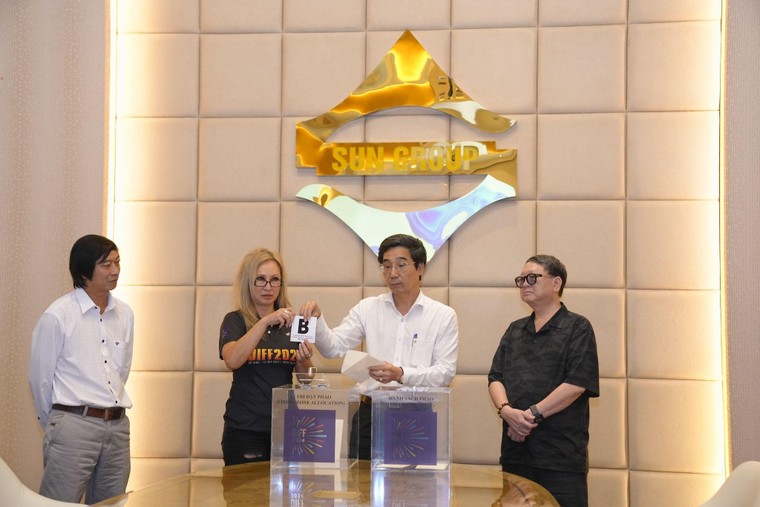 Nhìn lại những khoảnh khắc pháo hoa đẹp nhất đưa Trung Quốc và Phần Lan vào chung kết DIFF 2024 ảnh 10