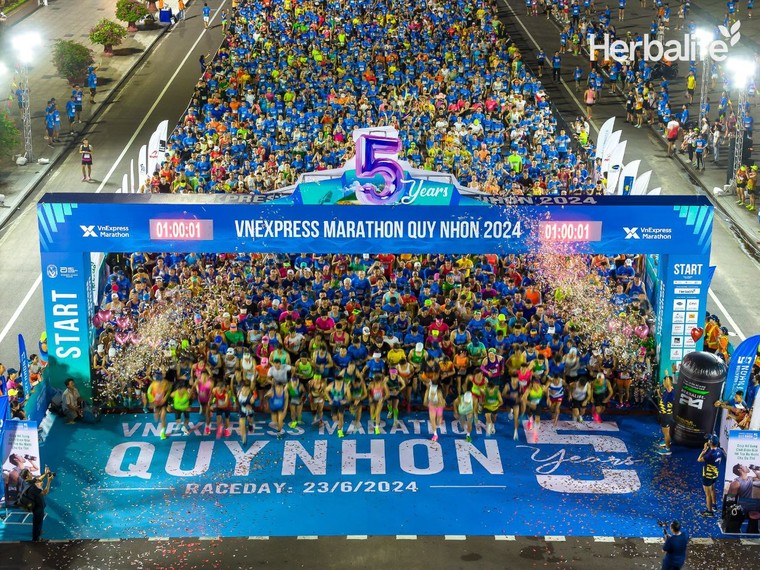 Herbalife Việt Nam đồng hành cùng giải chạy VnExpress Marathon Quy Nhơn 2024 ảnh 1