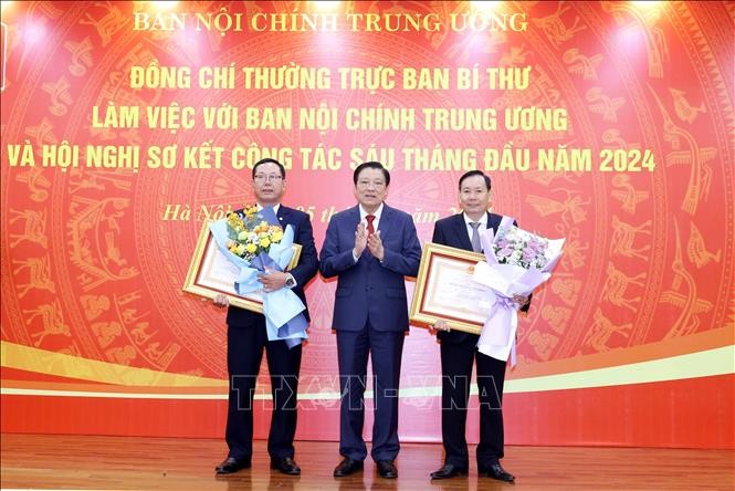 Đẩy nhanh tiến độ điều tra, xử lý dứt điểm, nghiêm minh các vụ án, vụ việc tham nhũng ảnh 3