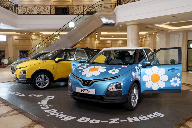 Hối hả đặt cọc ngày cuối ưu đãi, chủ xe VF 5 Plus nhận nhiều đặc quyền VIP ảnh 1