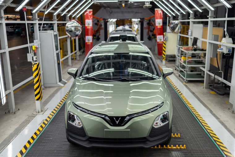 Hối hả đặt cọc ngày cuối ưu đãi, chủ xe VF 5 Plus nhận nhiều đặc quyền VIP ảnh 2