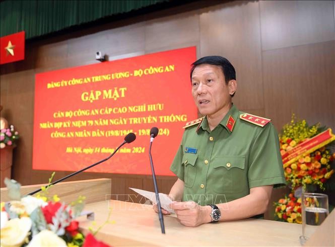 Tô thắm truyền thống vẻ vang của lực lượng Công an nhân dân Việt Nam anh hùng ảnh 2