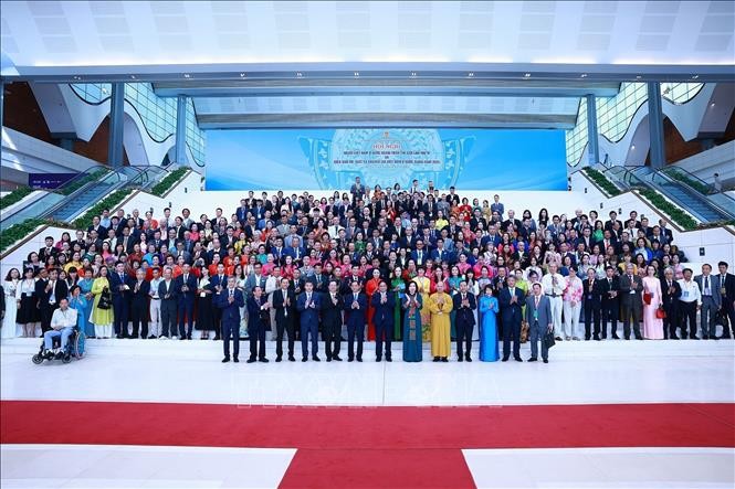 Thủ tướng dự Hội nghị người Việt Nam ở nước ngoài trên toàn thế giới ảnh 3