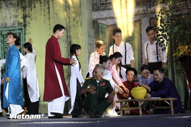 Bộ trưởng Văn hóa nói gì về việc phát triển du lịch đêm tại các địa phương? ảnh 3