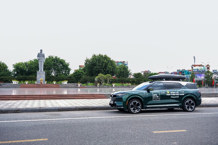 Đi làm mỗi ngày 130 km, doanh nhân đi VF 9 thấy “như chuyện nhỏ” ảnh 1