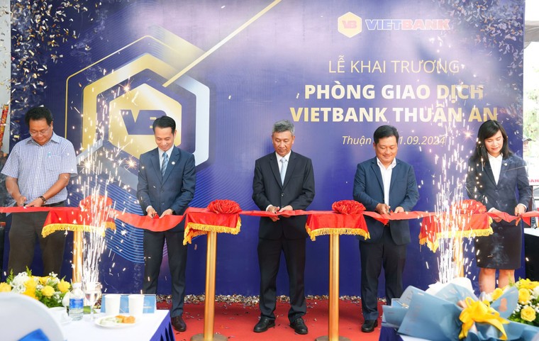 Vietbank và “cú đúp” trong ngày khai trương Điểm Giao dịch thứ 119 – Phòng Giao dịch Vietbank Thuận An ảnh 1