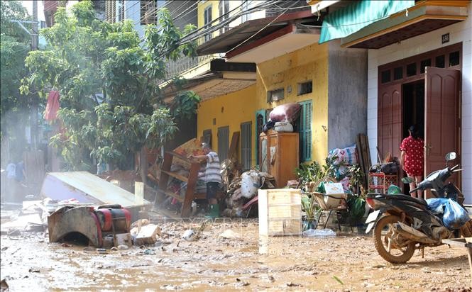 Ứng phó kịp thời dịch bệnh, vệ sinh môi trường trong và sau mưa lũ ảnh 1