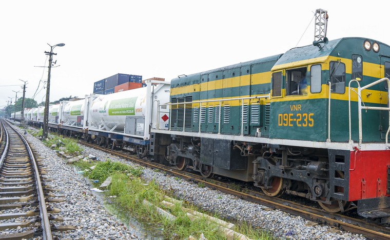 PV GAS thuộc nhóm các doanh nghiệp dẫn đầu Top 500 doanh nghiệp lợi nhuận tốt nhất Việt Nam năm 2024 ảnh 2