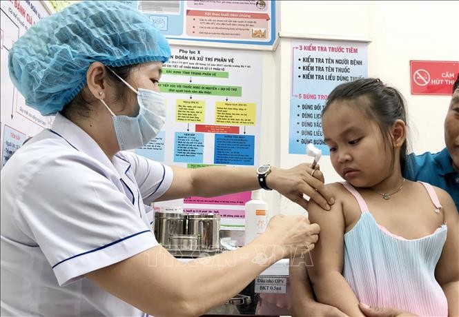 TP Hồ Chí Minh đẩy nhanh tiến độ tiêm chủng vaccine phòng bệnh sởi ảnh 1