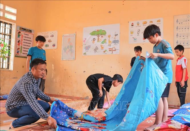 Ổn định việc ăn, ở và học tập cho 107 học sinh thôn Làng Nủ ảnh 2