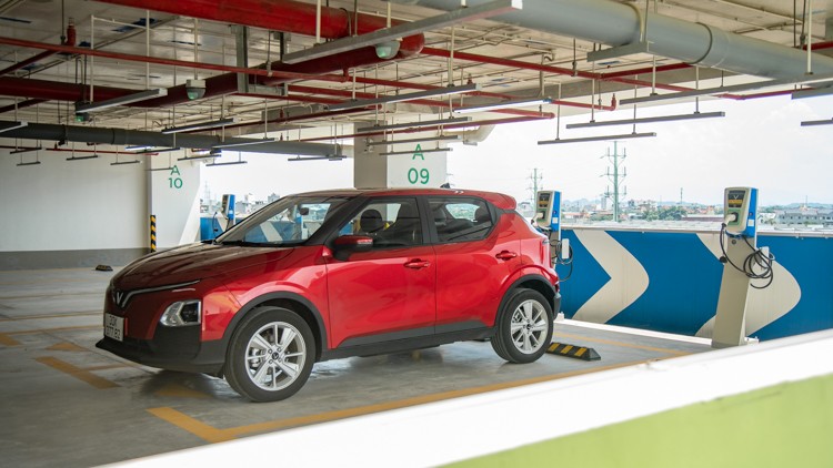 Trải nghiệm của chủ xe VinFast VF 5 Plus: “Càng lái càng thấy hay, nhiều công nghệ an toàn, chi phí nuôi quá rẻ” ảnh 2