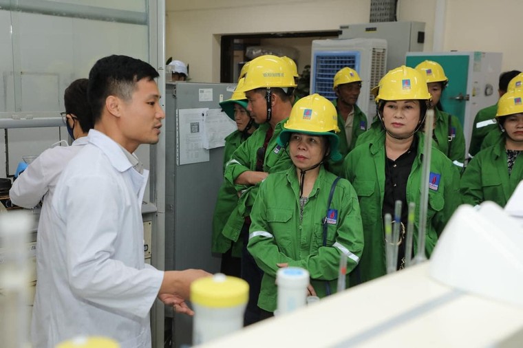 Khách hàng khám phá quy trình sản xuất tại Nhà máy Đạm Phú Mỹ ảnh 2