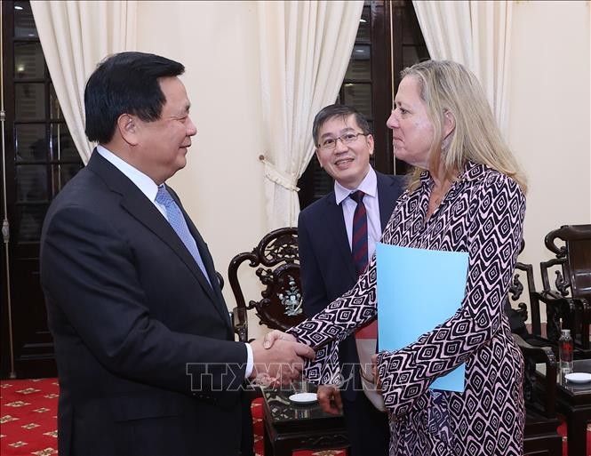 Hợp tác nghiên cứu tư vấn chính sách, tầm nhìn phát triển dài hạn của Việt Nam ảnh 1