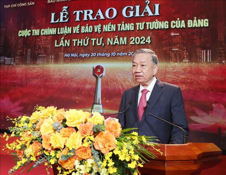 Tổng Bí thư, Chủ tịch nước dự Lễ trao giải Cuộc thi chính luận về bảo vệ nền tảng tư tưởng của Đảng lần thứ tư năm 2024 ảnh 1