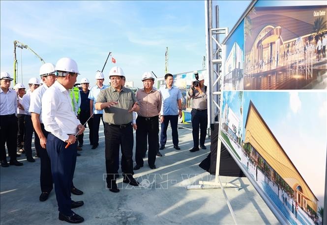 Thủ tướng kiểm tra tiến độ thi công dự án Trung tâm Hội chợ Triển lãm Quốc gia ảnh 4