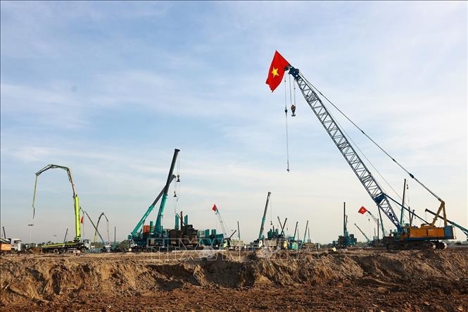 Thủ tướng kiểm tra tiến độ thi công dự án Trung tâm Hội chợ Triển lãm Quốc gia ảnh 9