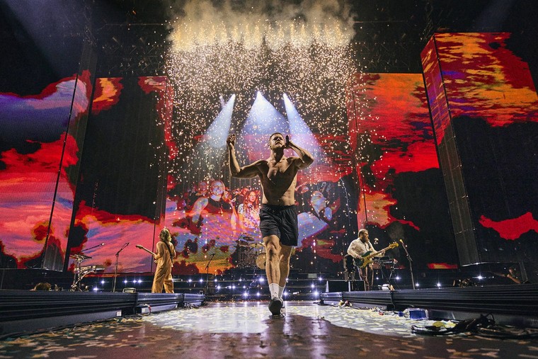 Imagine Dragons sẽ mang setlist bùng nổ nào tới 8WONDER Winter? ảnh 3
