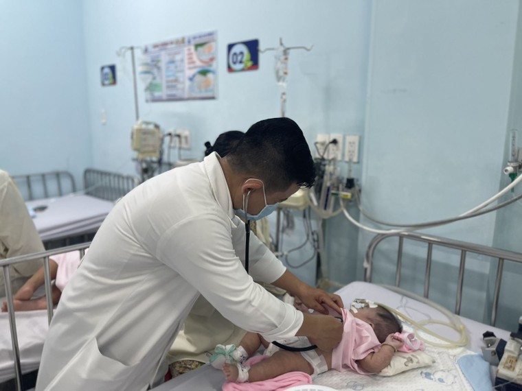 TP Hồ Chí Minh: Dịch sởi có dấu hiệu hạ nhiệt nhưng sốt xuất huyết gia tăng ảnh 1