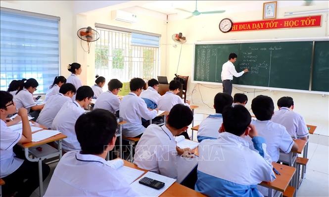 Ngày Nhà giáo Việt Nam: Nhiệt huyết đưa học sinh vươn tầm quốc tế ảnh 2