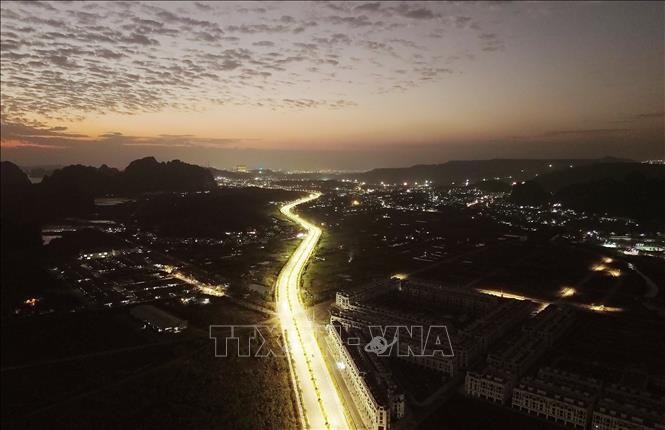 Tuyến đường bao biển xuyên núi kết nối hai di sản Vịnh Hạ Long và Vịnh Bái Tử Long ảnh 10