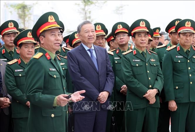 Tổng Bí thư Tô Lâm thăm và làm việc tại Bảo tàng Lịch sử Quân sự Việt Nam ảnh 4