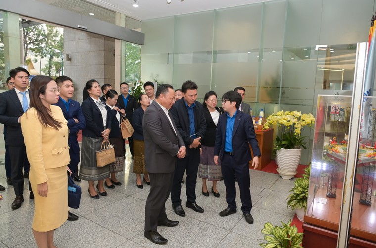 Petrovietnam đón Đoàn đại biểu Trung ương Đoàn Thanh niên Nhân dân Cách mạng Lào đến thăm và làm việc ảnh 7