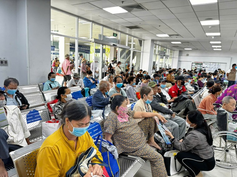 Số ca mắc mới ung thư gia tăng - thách thức của ngành y tế ảnh 2