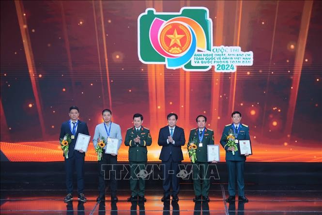 48 tác phẩm đoạt giải cuộc thi ảnh "80 năm Quân đội Anh hùng" ảnh 1